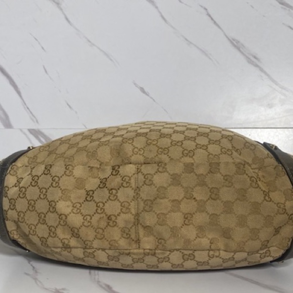 Authentic Gucci GG Tan Canvas Pelham Shoulder Bag. - Picture 3 of 7